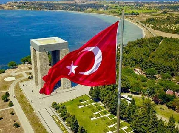 Tarihten günümüze vatan, bayrak, din ve millet uğruna şehit olan kahramanlarımıza Allahtan rahmet diliyorum.
#18MartÇanakkaleZaferi