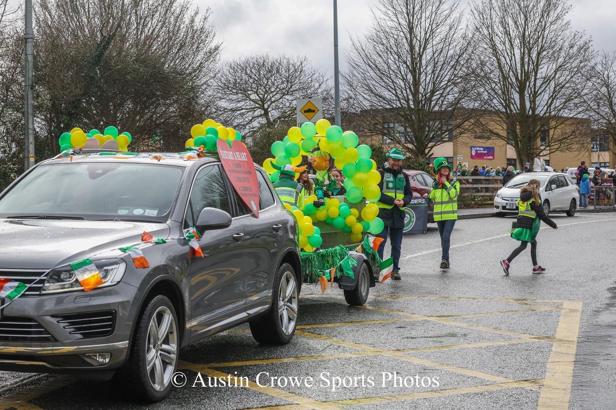 Hope everyone enjoyed St Patrick's Day as much as we did!!  

Thanks to Leixlip Hire who sponsored our trailer and to our responder Yvonne who did trojan work on decorating the trailer and making our fabulous heart costume from scratch ♥️