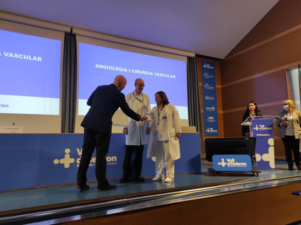 El servicio de Angiología y Cirugía Vascular de <a href="/vallhebron/">Vall d'Hebron</a> ha sido reconocido como el de MEJOR REPUTACIÓN del estado. Un orgullo enorme y una gran responsabilidad que nos anima a seguir mejorando.