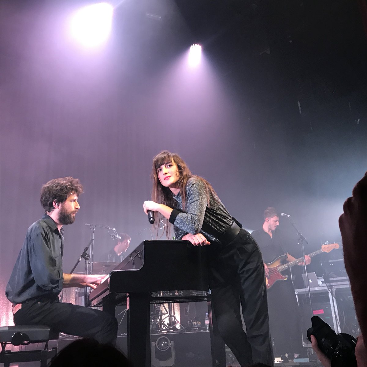 FranckDevoir's tweet photo. Passion pour Juliette Armanet :

How it started (Cigale, 2017)
How it’s going (Bercy, 2023)

Incroyable Bercy @juliettearmanet ❤️‍🔥❤️‍🔥❤️‍🔥 https://t.co/6H1m8e2b45
