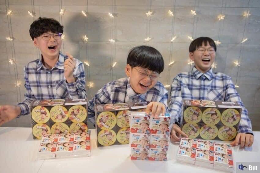 LienNilatda's tweet photo. As every year our Daehan Minkook and Manse got many gifts 🎁 🎁🎁 they got mobile phones too this year 📱📱📱💙💙💙
.
.
.
Cr. To Its owners
#대한민국만세 #삼둥이 #보고싶다
#missingyou #songtriplets #songdaehan #songminkook #songmanse #songilkook #songfamily https://t.co/EAUoEOCEk7