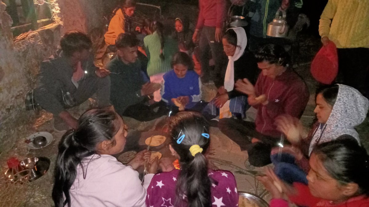 NSSPODKGHT's tweet photo. 7days(day &amp; night) NSS special camp at Matai Bairaskund kshetra. @NSSRDLucknow @Nyksindia @_NSSIndia @nsschamoli @IndiaSports @ianuragthakur @Anurag_Office @ChamoliNyk https://t.co/EKjxEFU9cu