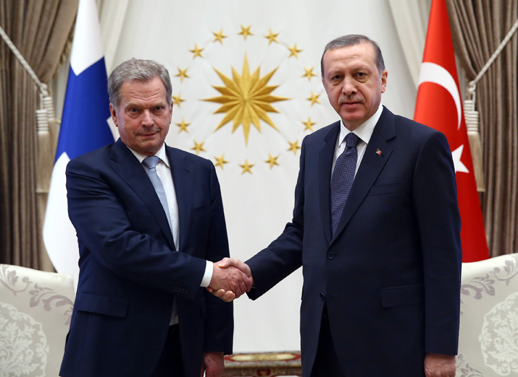 AhmadFaezal4's tweet photo. ‘Erdogan Punca Putin Tewas Dalam Perang’

It's over!

Ketika korang tidur semalam, Presiden Turkiye ada buat suatu keputusan sangat tergempar. Tiada angin; tiada ribut: beliau MENYOKONG penuh usul untuk TERIMA Finland jadi ahli penuh NATO. Keputusan ni tidak disangka sebenarnya. https://t.co/RmD9E44pwv