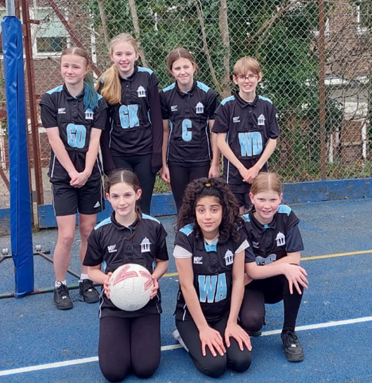 PatchamHigh's tweet photo. We're representing #brightonandhove in the Sussex Netball Finals, after winning a recent tournament.
#netball #netballatschool #exerciseisgreat #teamsports #teamworkmakesthedreamwork #netballteam https://t.co/zqS2QJWA5t