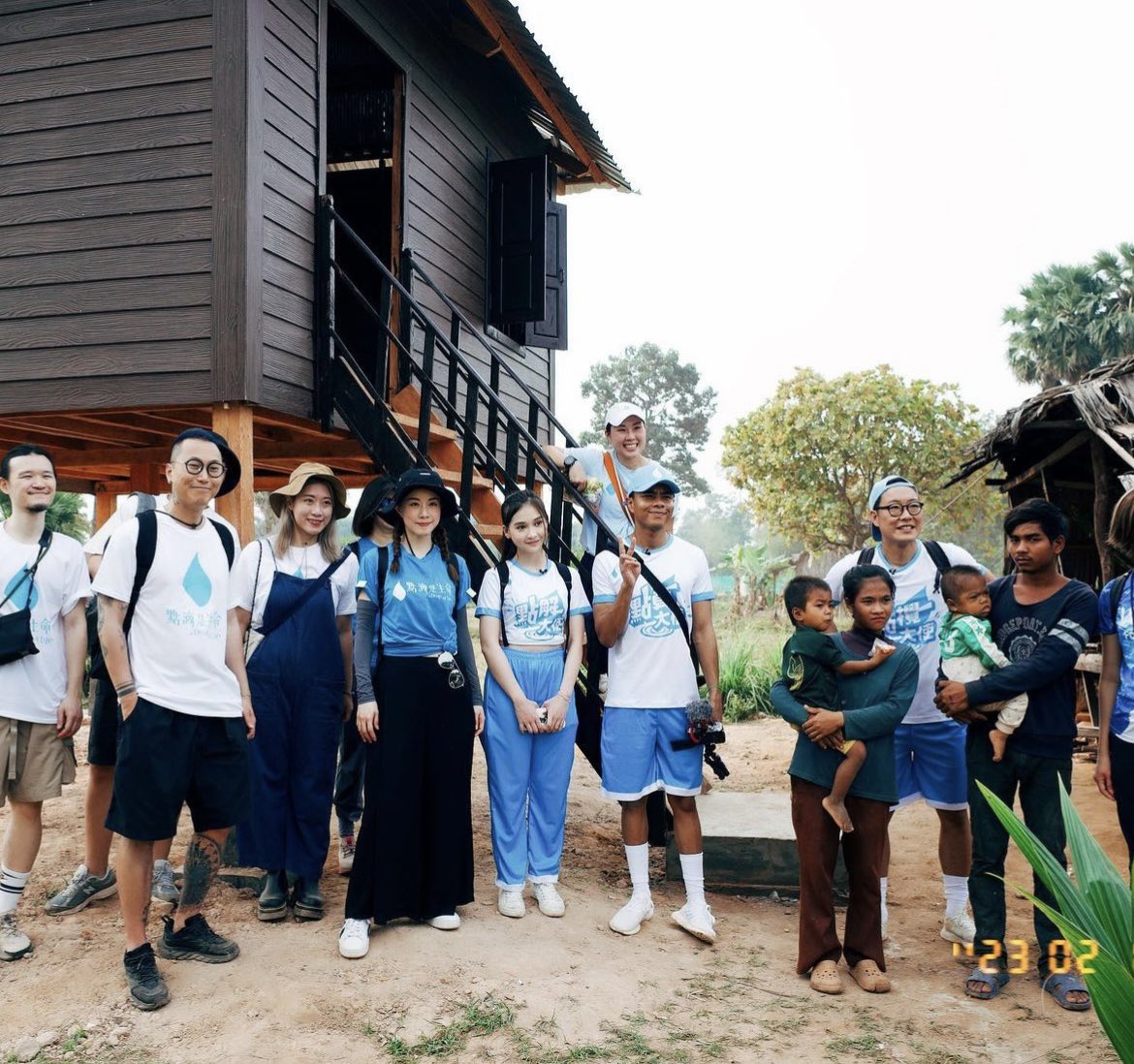 iccandyin's tweet photo. These young people participated in a nonprofit organisation named a drop of life,they went to Cambodia to serve the underprivileged,help to bring clean water to those in need.We can see that youth play an important role in civil society by participating in activities. #CJYouth https://t.co/NHwIPxendB