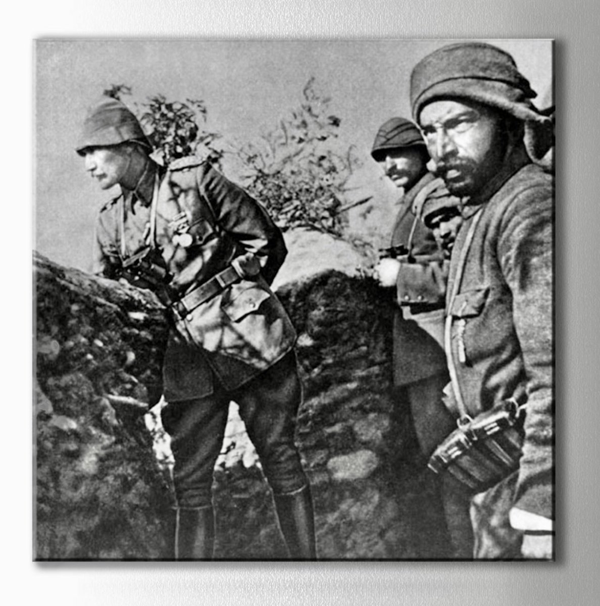 hsntarih's tweet photo. 🇹🇷 18 Mart Çanakkale Zaferi ve Şehitleri Anma Günü’nde Ulu Önder Mustafa Kemal Atatürk ve silah arkadaşlarını saygı ve minnetle anıyoruz. https://t.co/FYD7WVOoPT