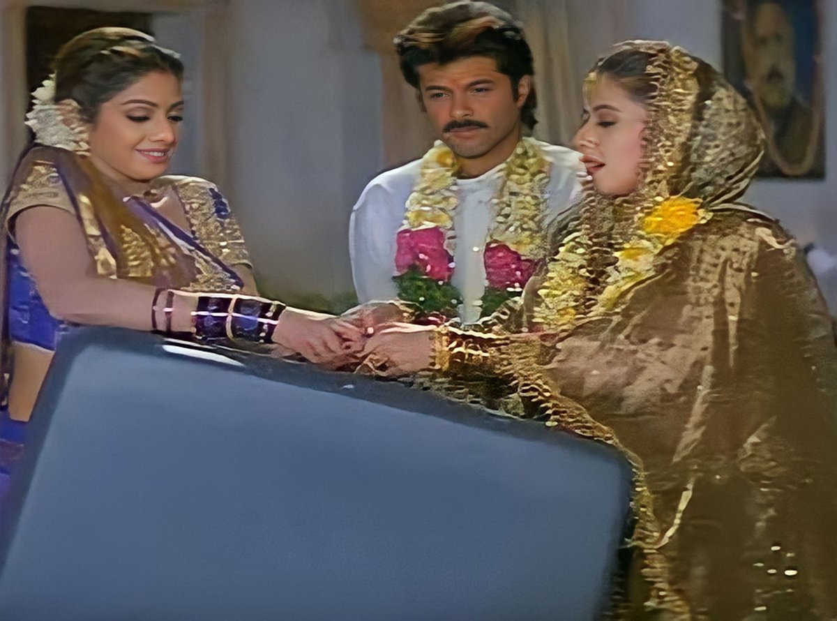 JustShruting's tweet photo. Dheere dheere samajh aa raha hai ki Sridevi ne apne pati ko kyun beech dala https://t.co/5YWLl4omz2