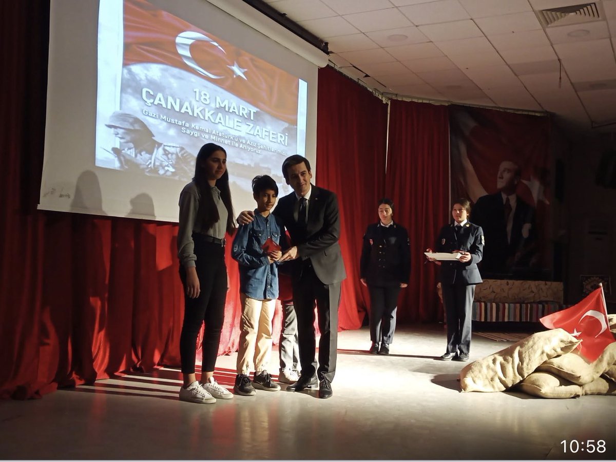 18 Mart Çanakkale Şehitlerini Anma ve Çanakkale Zaferi konulu şiir ve kompozisyon yarışmasında okulumuz kompozisyon dalında 1. Ve 3. Lük derecesi ile bizleri gururlandırmıştır. Emeği geçen öğretmen ve öğrencileirimizi kutluyorum.