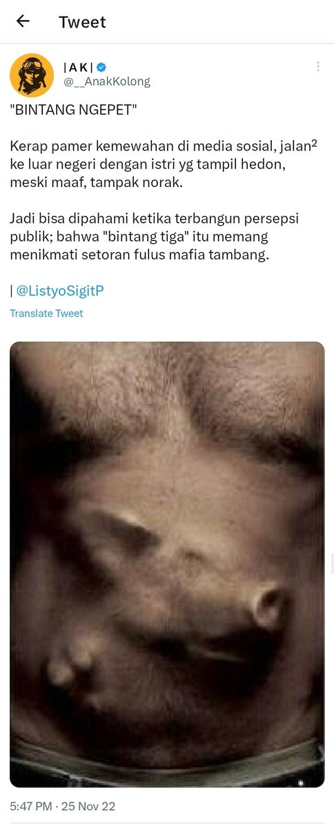 __AnakKolong's tweet photo. Kepada Yth Jenderal @ListyoSigitP 

Hari² ini mulai gaduh lagi dan salah satu senior njenengan jadi sorotan publik.

Padahal pada 25 November 2022 lalu saya sudah menyampaikan pesan, bahkan dgn judul yg sangat kasar.

Mestinya njenengan paham, tanpa harus sy mention pak @jokowi. 

Demikian pesan ini saya sampaikan, karena saya percaya njenengan tak punya beban & tak meninggalkan jejak hitam sepanjang perjalanan karier njenengan.

| 1/2