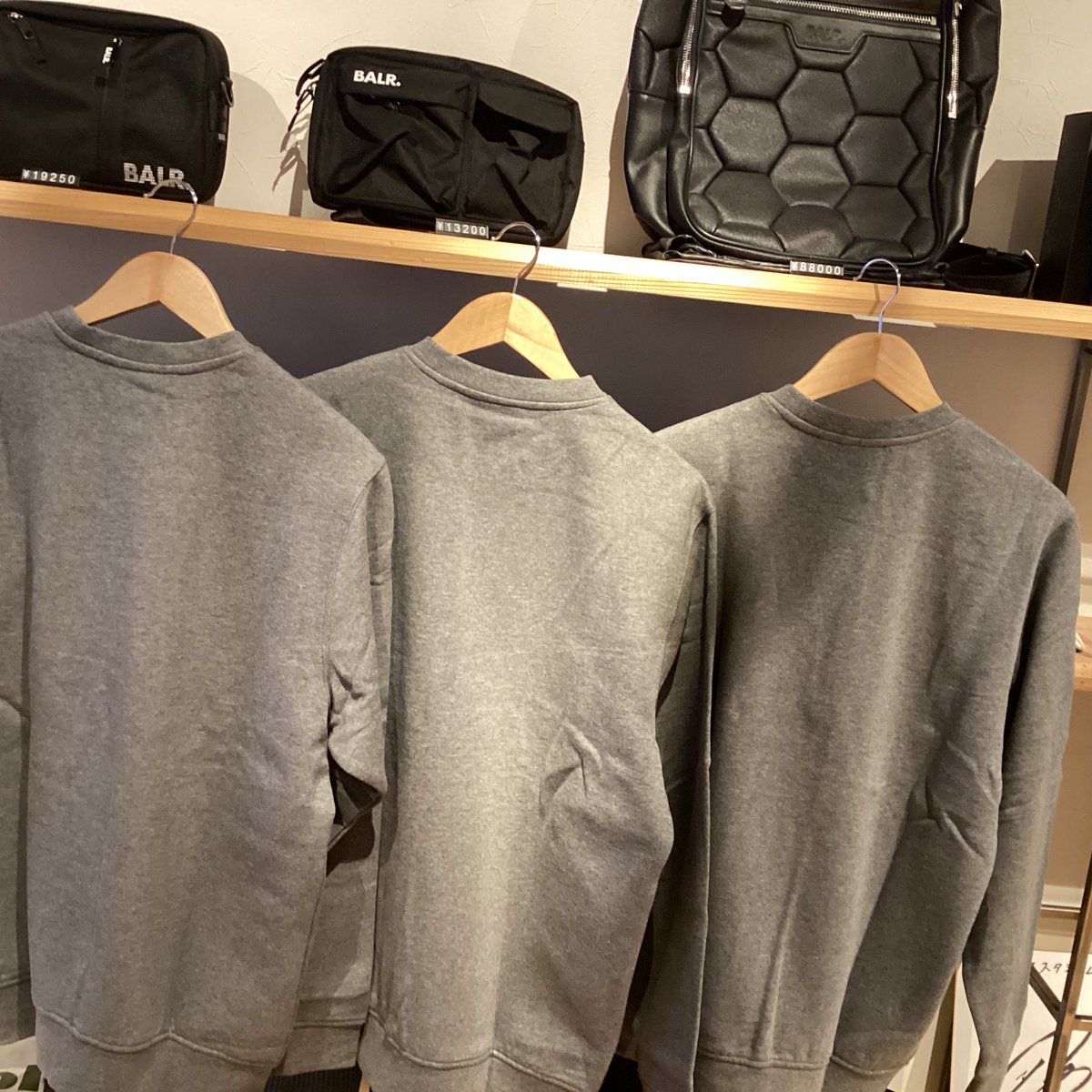 FutworkStadium's tweet photo. 🛍 new arrivals !💜SALE🫰
【 期間限定! #BALR🦩 】
▼ BALR.クルーネックスウェット
\\ ¥7,700(taxin) //
ストリートにサッカーを融合させたブランド🫰ダニアウヴェス、ネイマール、フェルナンドトーレスなど世界中のサッカー選手が愛用しています🥰
※数量限定
※フォロー割対象外 https://t.co/aJBqnhWP1Z