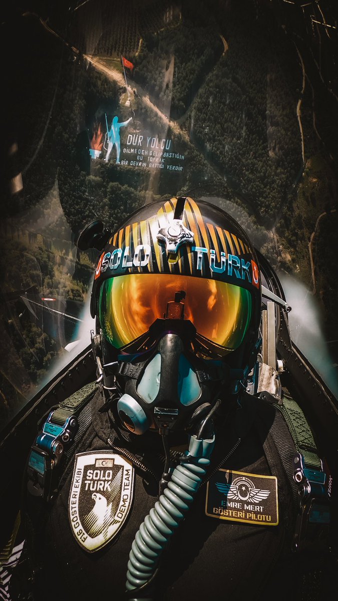 Günün en anlamlı selfie'si, SOLOTÜRK Pilotu Binbaşı Emre Mert'ten 🇹🇷 #18MartÇanakkaleZaferi