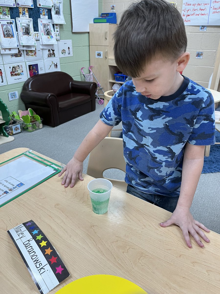 CheriZweng's tweet photo. The DK celebrated St. Patrick’s Day with sorting and graphing Lucky Charms cereal, making rainbows, and watching our soda turn green! (We even found some gold coins hidden by some wee little leprechauns)! #mylsps #dklsps #StPatricksDay2023 https://t.co/3KbYZfmH02