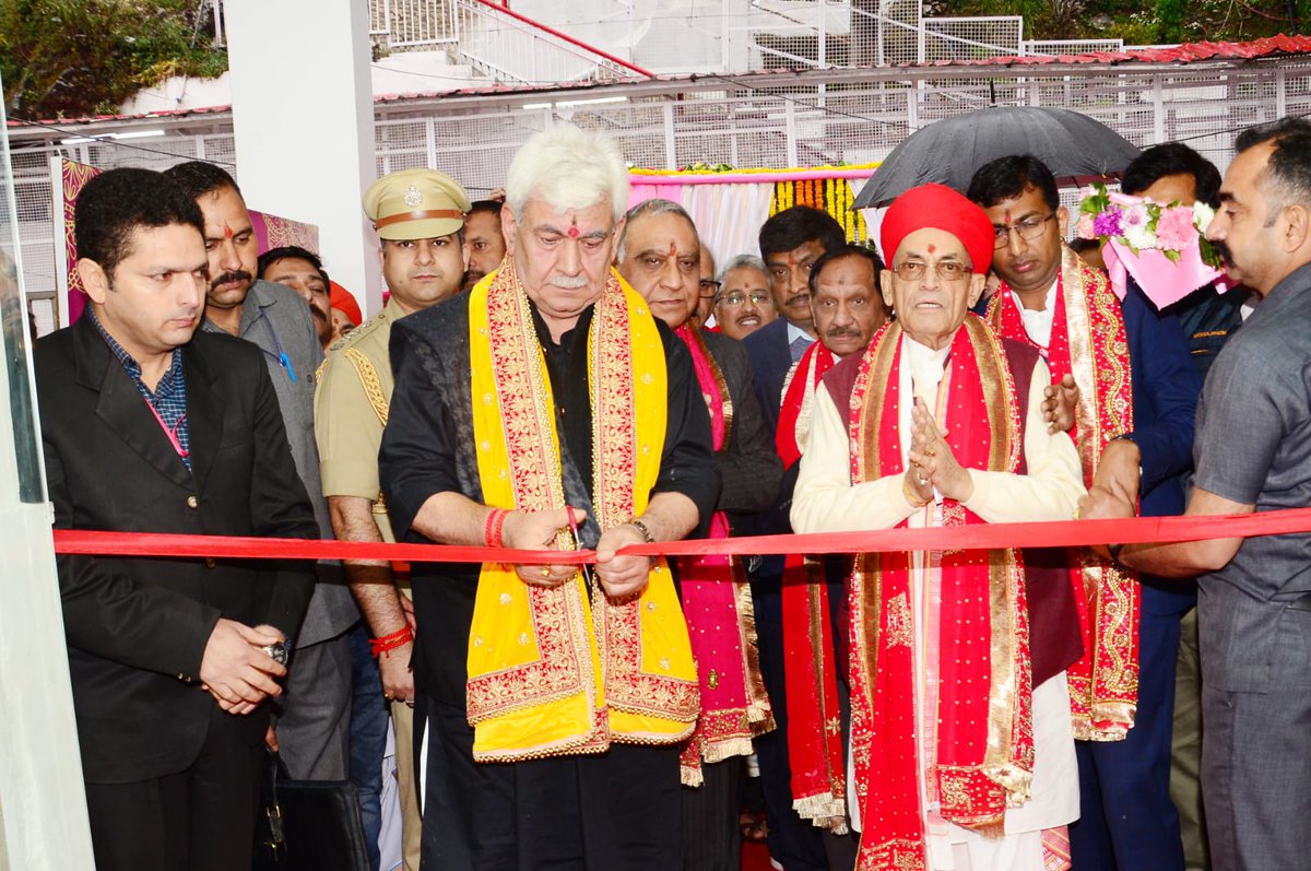 OfficeOfLGJandK's tweet photo. With the blessings of Shri Mata Vaishno Devi, dedicated the newly constructed Durga Bhawan to the devotees. The Bhawan has the capacity to accommodate 3000 pilgrims per day and it will provide ease and comfort to the seekers beside, ensuring effective crowd management. https://t.co/gTvaiVdquo