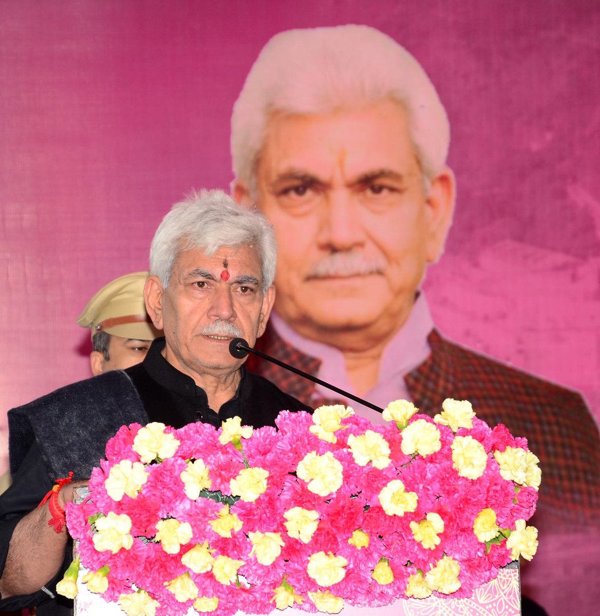 OfficeOfLGJandK's tweet photo. With the blessings of Shri Mata Vaishno Devi, dedicated the newly constructed Durga Bhawan to the devotees. The Bhawan has the capacity to accommodate 3000 pilgrims per day and it will provide ease and comfort to the seekers beside, ensuring effective crowd management. https://t.co/gTvaiVdquo