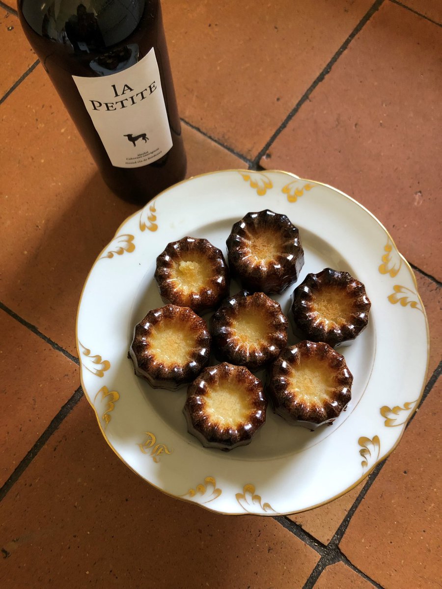 ChlaLevrette's tweet photo. On ne se lasse pas des cannelé bordelais et c'est encore mieux quand ils sont fait maison.
Retrouver la recette des cannelé sur notre site internet :
https://t.co/3cXsrYSUEi 
#cannelé #cannelédebordeaux #cannelémaison #vin #vinsbio #wine #winetime #winelover #wineoclock #levrier https://t.co/8FV8l32xYy
