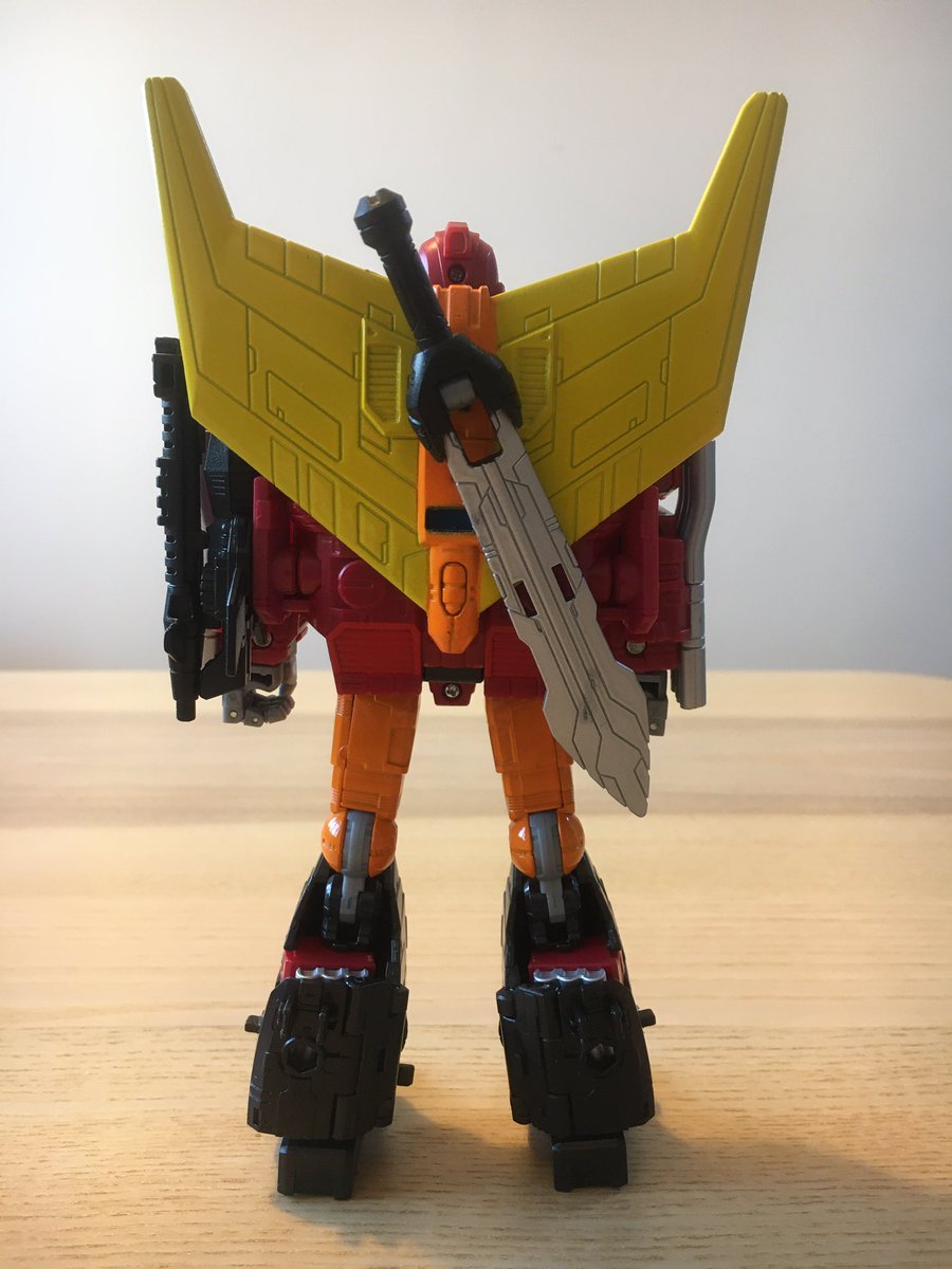 MarinesColonial's tweet photo. Transformers Kingdom Rodimus Prime(robot mode 1) https://t.co/Iqgmy3qiCh