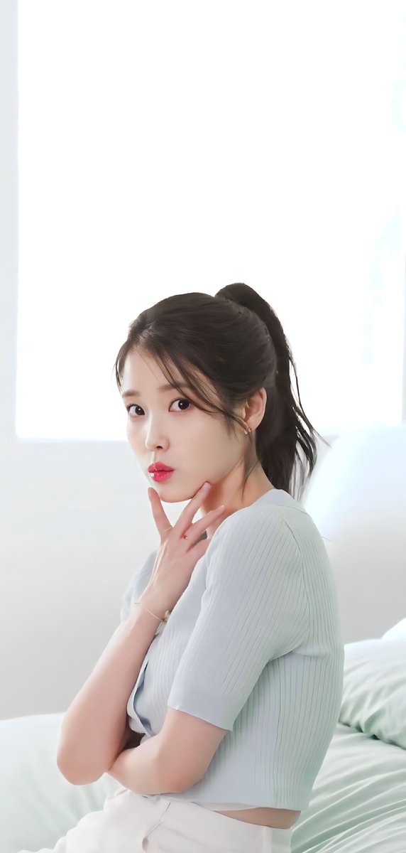 wyjc516's tweet photo. 지은시
지은날 D-59
IU X Evezary
mobile wallpaper 
#IU #아이유 #막콘후Day181 https://t.co/EbK1SYVPMq