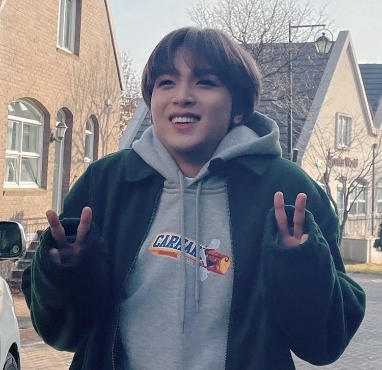 /askzh/   UNDER 5K ❗️ 

          REKOMENDASI AU CHANEAH
JADI COWOK TENGIL FLIRTY SERU FULL BUTTERFLIES BIKIN SALTING

                 A THREAD