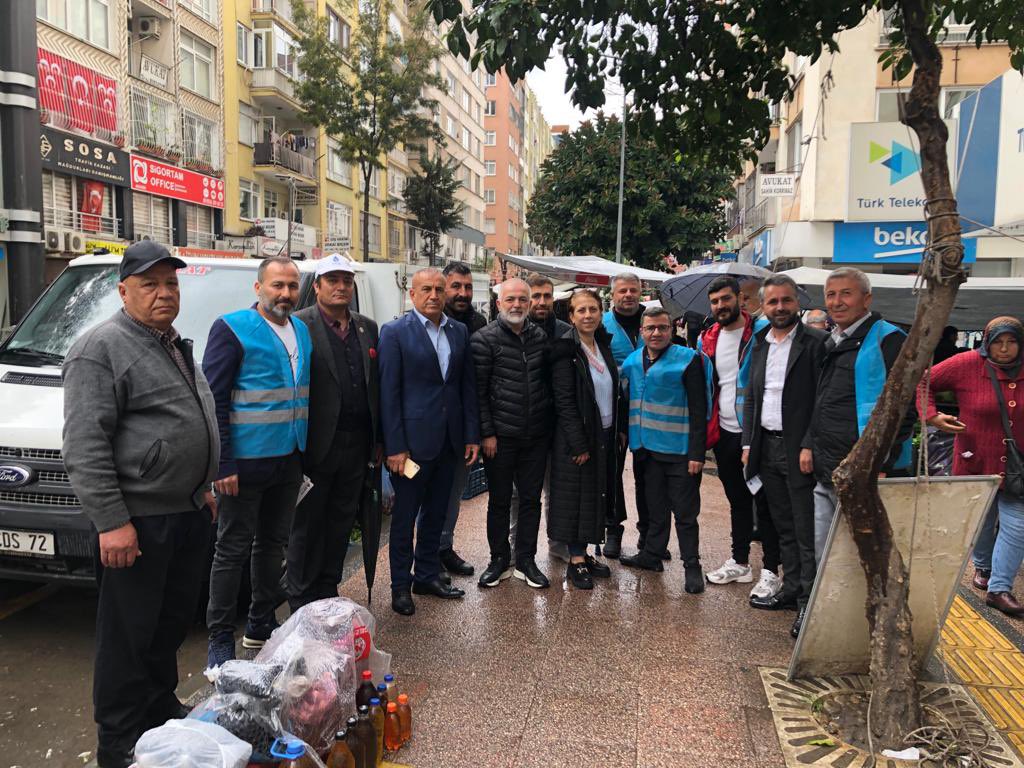 akdenizedeva's tweet photo. Akdeniz ilçe yönetimi olarak pazar etkinliğimizi gerçekleştirdik. Bu etkinlikte  il yönetimine katılımlarından dolayı teşekkür ederiz. @alibabacan @devapartisi @drgurandincer  @ozcan3372 @snglabdan @d_mehmetyilmaz @SoylerMrt @msddemiir @acizkul195 @mbakirhan33 #hepimizindevası https://t.co/sw1nMlsu6C