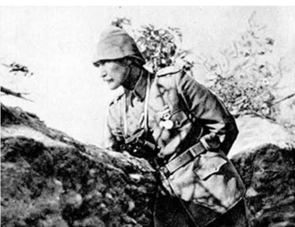 Anafartalar, savaşın kırılma noktasında yeralan iki köyümüzün ortak adıydı, Anafarta kelimesi yerel ağızda “rüzgara karşı, çok rüzgar alan yer” manasına geliyordu, Anafartalar Kahramanı'nın emperyalizm rüzgarına karşı durduğu yer, coğrafyanın sözlük anlamına da cuk oturuyordu