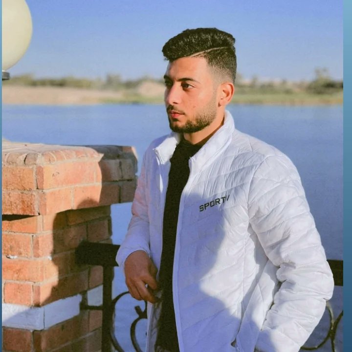 DREliaMagdy2's tweet photo. نُلفت ولا نلتفت 🖤
#صورة_ملف_شخصي_جديدة https://t.co/8VOPtW7Gz0