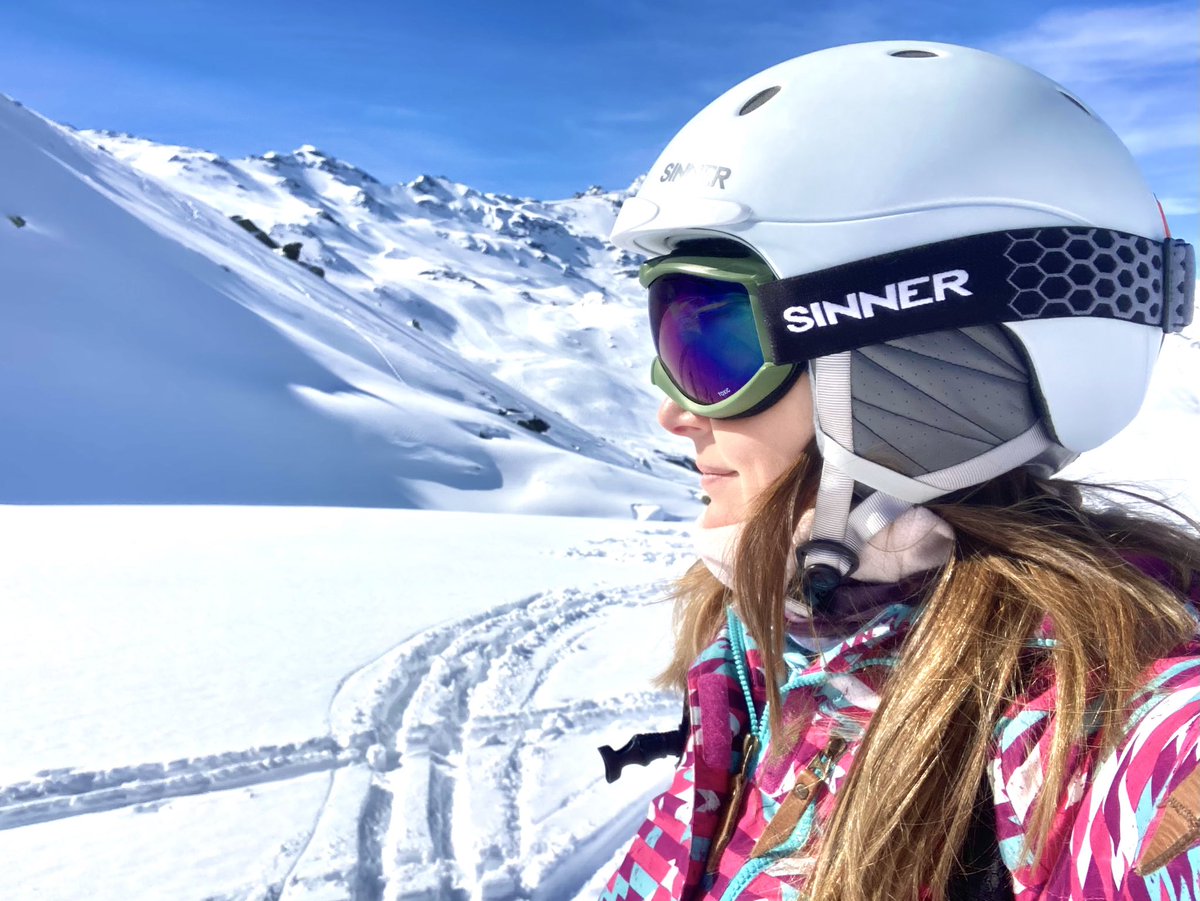 Jonezi10's tweet photo. You can’t buy happiness…but you can buy a ski pass! ⛷️🗻👌🏻☀️
It’s good to be back in the mountains!
#myhappyplace #choosemountains #mountainlovers #ski #skiadventures #france #les3vallees #adventureforever #lifeisshortmakeitsweet https://t.co/0Z3kS4Gg10