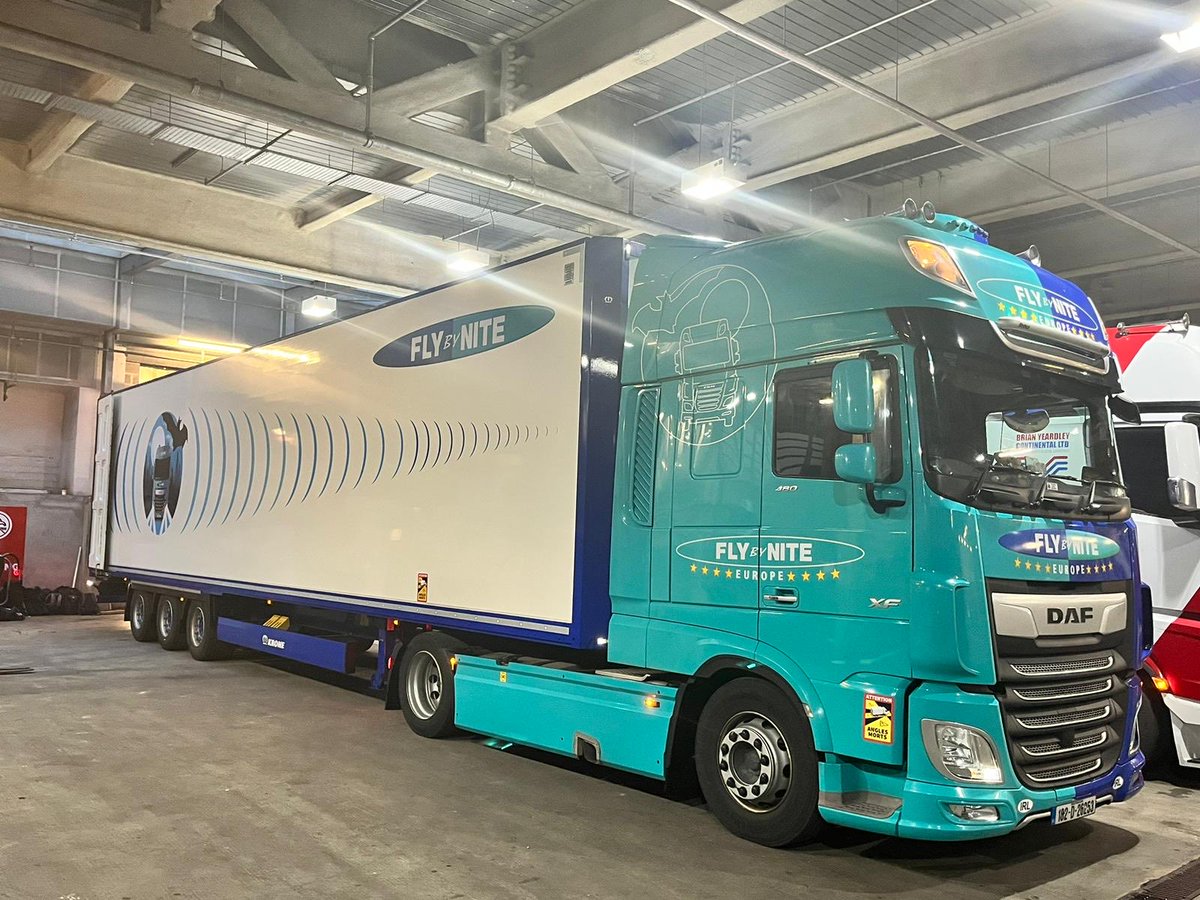 FlybyNite_HQ's tweet photo. Wembley Arena ⁦@AllTimeLow⁩ #flybynite #alltimelow #wemblyarena #gigs ⁦@DAFTrucksNV⁩ ⁦@DAFTrucksUK⁩ ⁦@MotusDAF⁩ https://t.co/DSBou7X42R