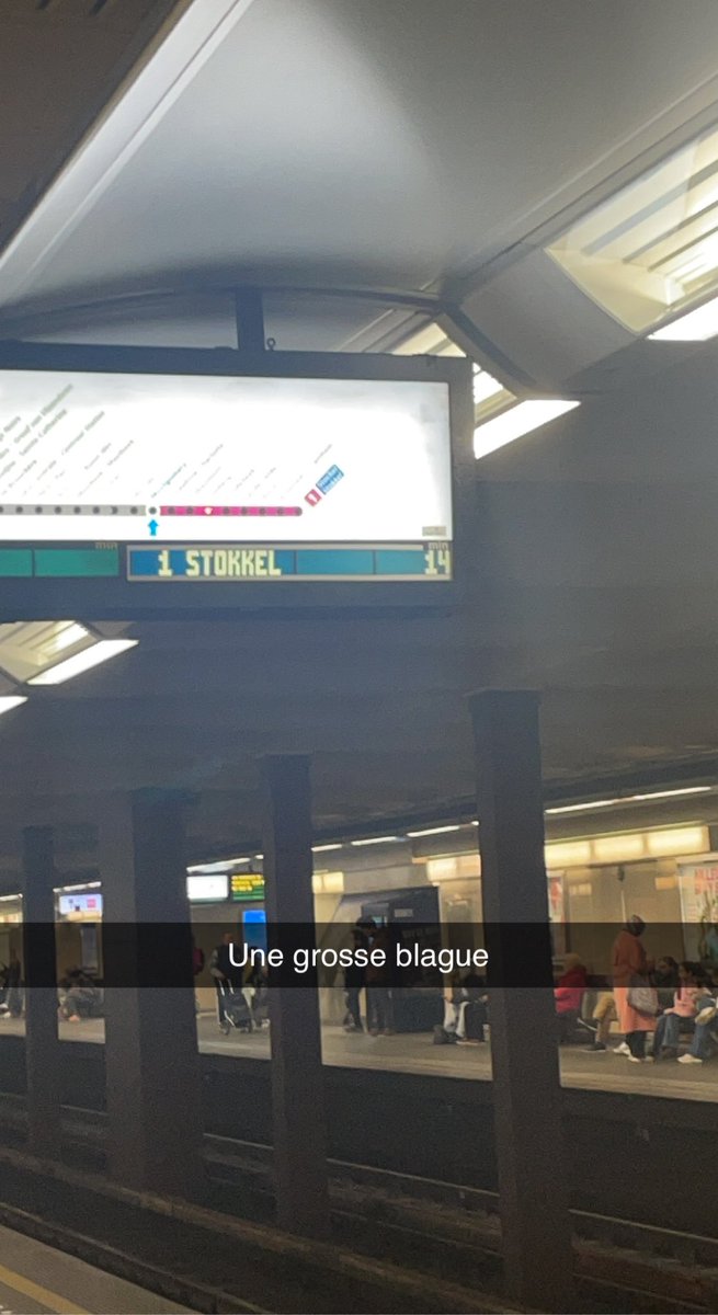 StephyVanderdo1's tweet photo. @STIBMIVB ça serait cool si vous régularisiez un peu plus la ligne 1 direction stockel vous ne pensez pas ? #stib #métro1 #Bruxelles https://t.co/LFKzghLaGU