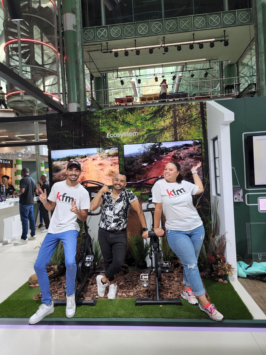KFMza's tweet photo. It's a #GalaxyS23 weekend like no other! Come on over and catch @carlwastie and the #KfmCrew at the @SamsungMobileSA #GalaxyS23Studio LIVE from Canal Walk from 10Am-2pm Today!
🌟 https://t.co/OwMbRCaqdg