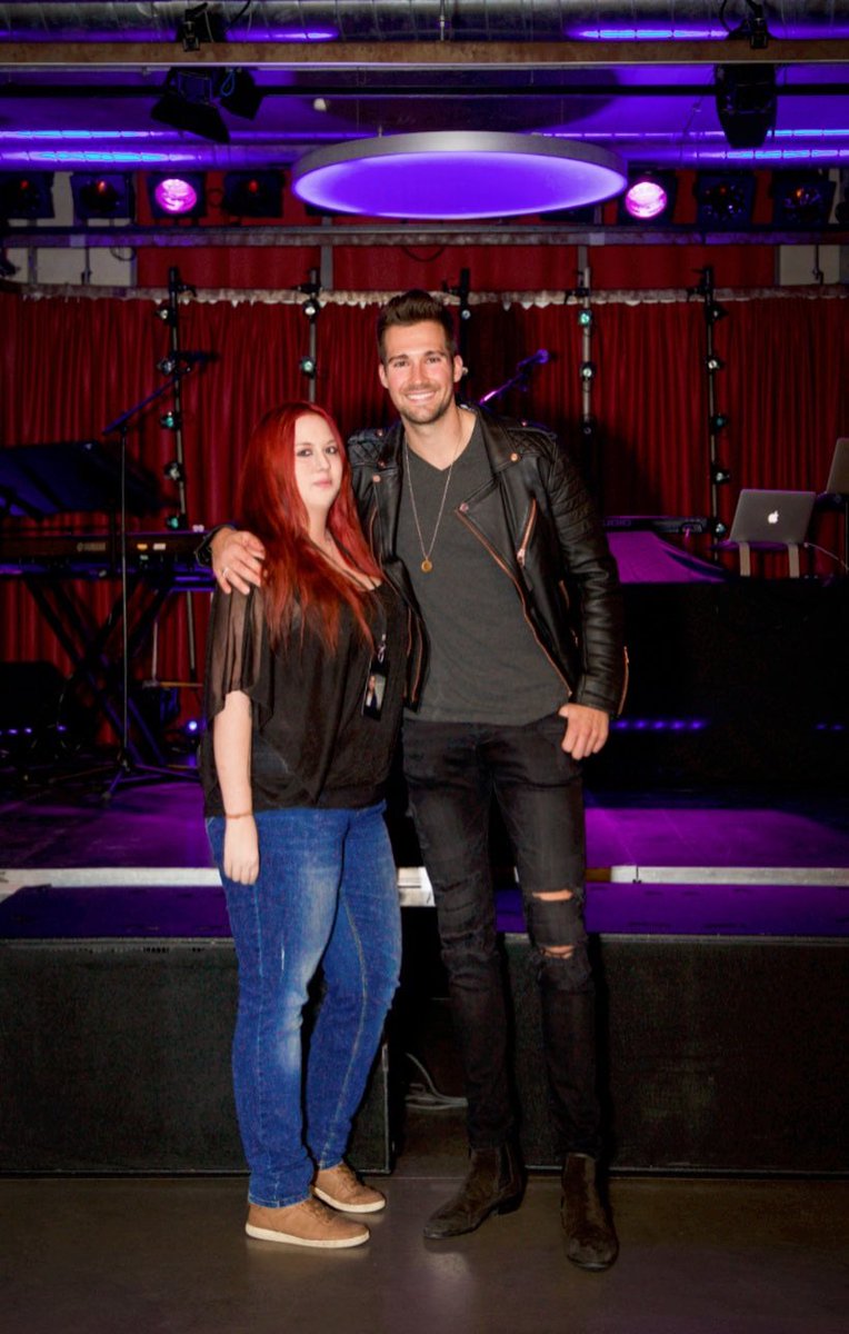 Sariii29's tweet photo. 6 years ago 😱 #Switzerland #Zurich @jamesmaslow https://t.co/NVtZnIpPMt