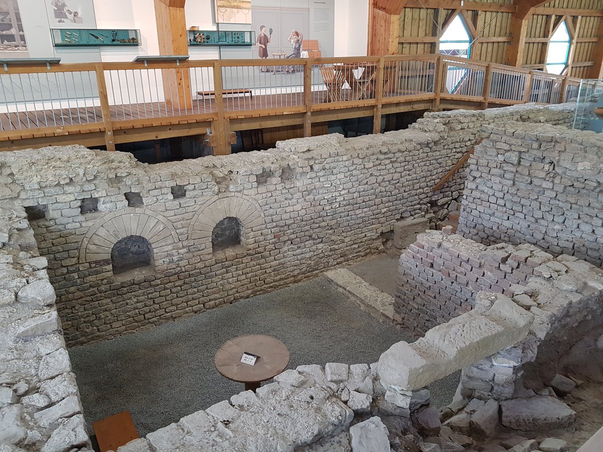 ALM_BaWue's tweet photo. Ein Blick in das Römerhaus #Walheim, eines unserer 7 Zweigmuseen. Sein Kernstück ist die Ruine eines ursprünglich zweistöckigen Gebäudes eines Händlers. Größe und Ausstattung der um 160 n. Chr. errichteten Anlage lassen auf einen gewissen Wohlstand des Besitzers schließen. 1/2 https://t.co/zMsOYBgWil
