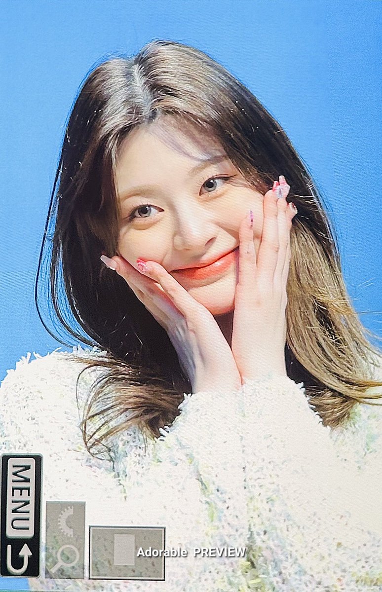 Adorable__Seeun's tweet photo. 230318 사운드웨이브

💙🤍

#스테이씨 #STAYC #세은 #윤세은 #SEEUN @STAYC_official https://t.co/FEb6xdCYeC