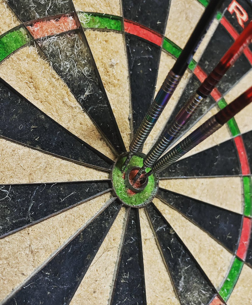 dartsmen180's tweet photo. ジェフスミス〜(っ'-')╮ =͟͟͞͞🎯ﾌﾞｫﾝ

#PDC 
#ダーツ好きと繋がりたい https://t.co/oZ3Aorz02Z