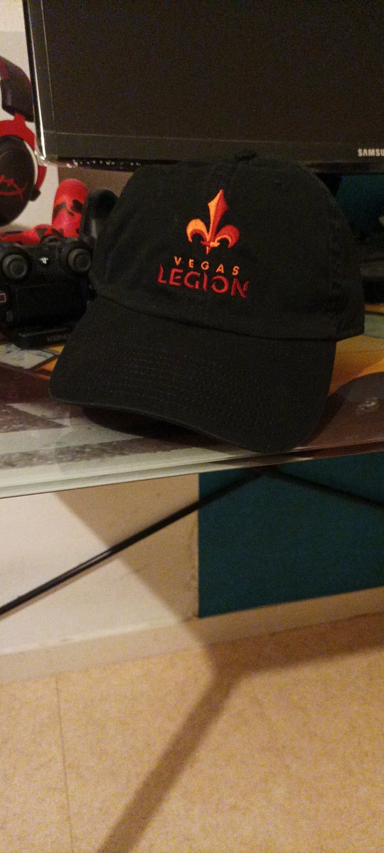 Mill_Raptor's tweet photo. Et un colis de reçu manque plus que la scuf !😎 @OfficiallyM7 @LasVegasLegion @Clayster @MG2ReaL @TJHaLy @Temp #LVLup https://t.co/Luy7jZBYqm