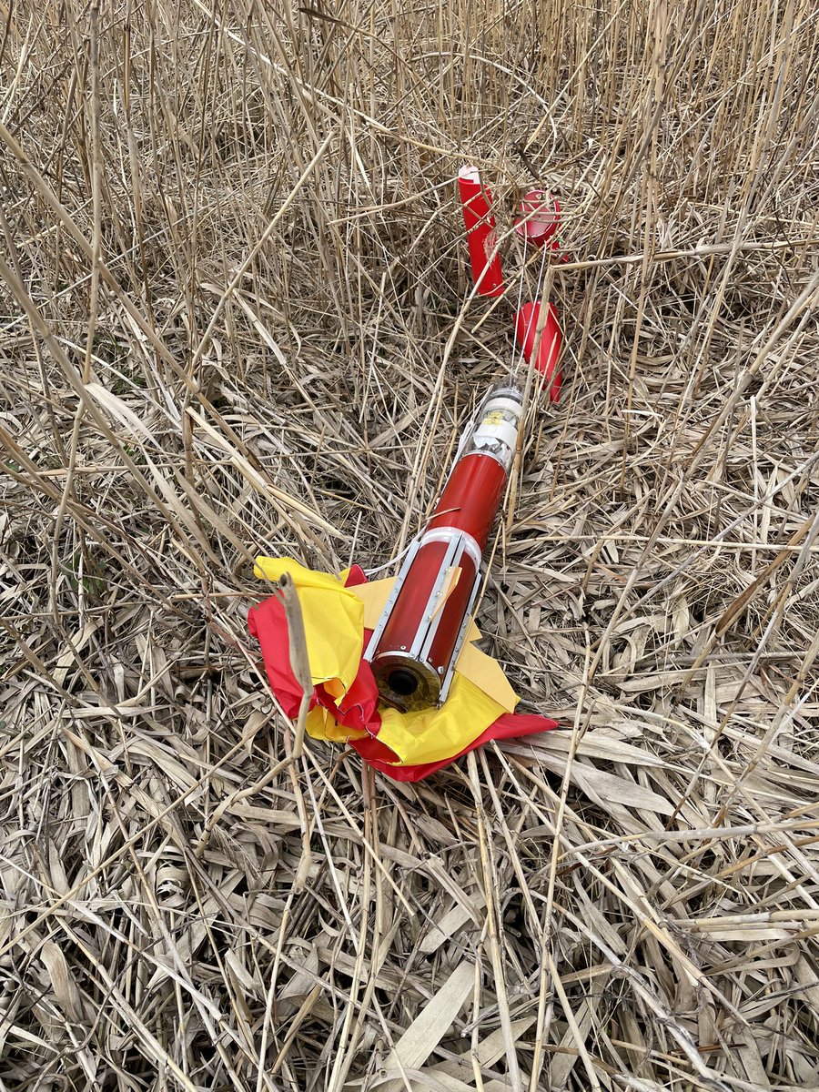 ASSP_Rocket's tweet photo. 本日の13:00に自団体単独での打ち上げ実験を行い、弊団体41機目となる機体を無事打ち上げることができました！
先日の一度の実験失敗を乗り越えて、安全に達成することができました🚀
機体製作およびに打ち上げに携わってくださった方々には心から感謝しております。
次回打ち上げに向けて頑張ります！ https://t.co/w1FToDNY17
