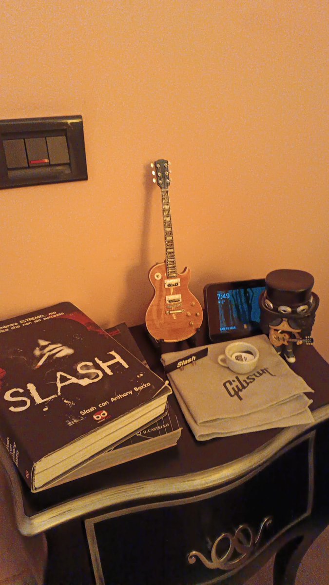 oiproks's tweet photo. @Slash I have the feeling my sister may he a little obsessed with you...
A couple of days ago was her birthday. I think it would be amazing for her if you could find a couple of seconds to tell her something (just in case, her name is Alessandra) https://t.co/5vHZCV4hTr