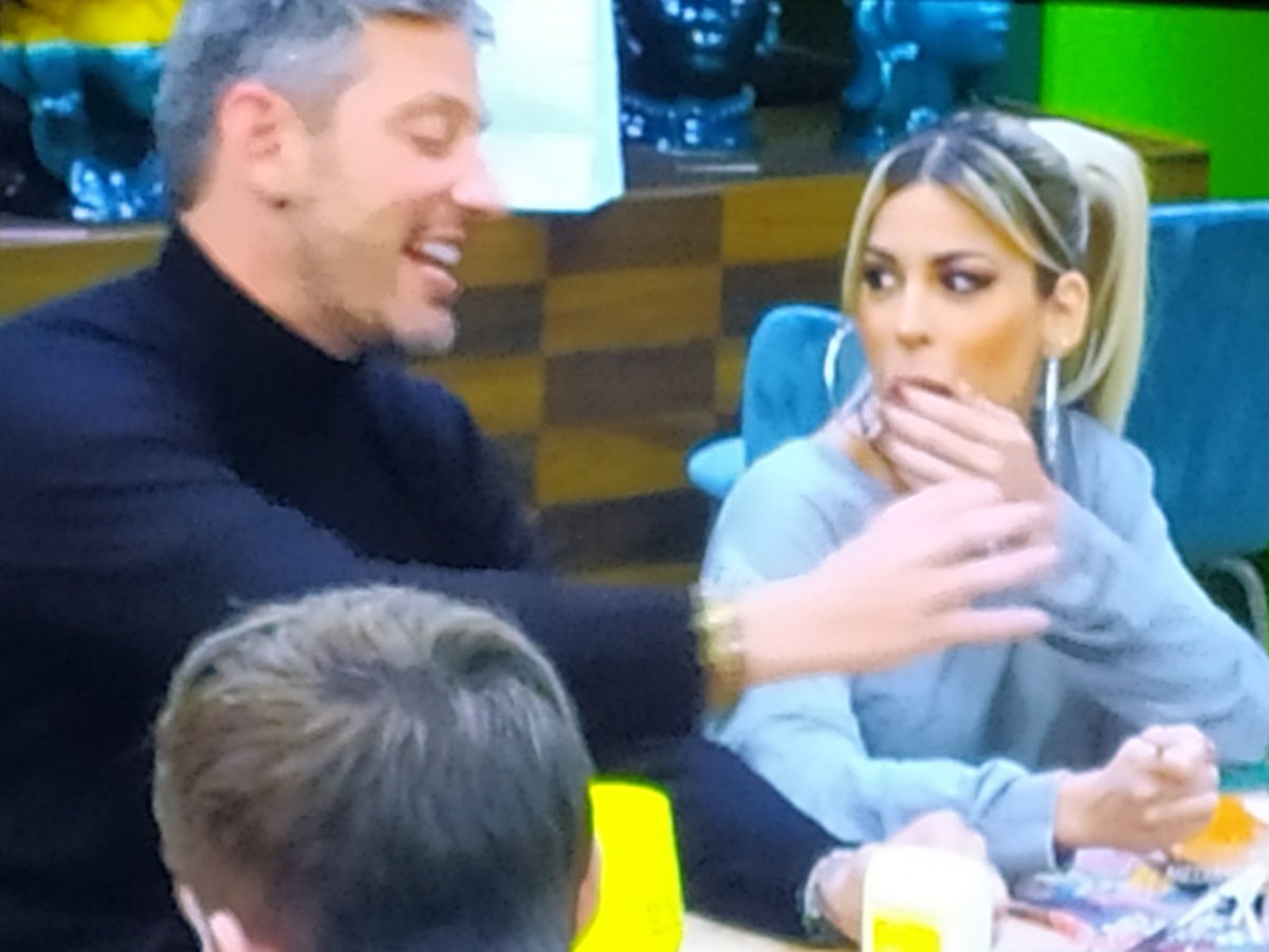 MissEva88504720's tweet photo. Debole per il loro bel rapporto costruito nei mesi #oriavassi #orianistas #incorvassi #GFVIP https://t.co/myaL2EwP9h