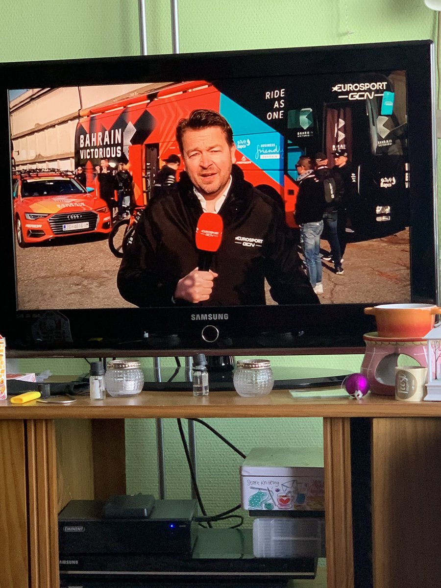 rozelyn1984's tweet photo. #MilanoSanRemo #MSR letโs go #laprimariava #voorjaarsklassieker #wielermomument #edition114 300 km letโs go https://t.co/9K68mCzwjP