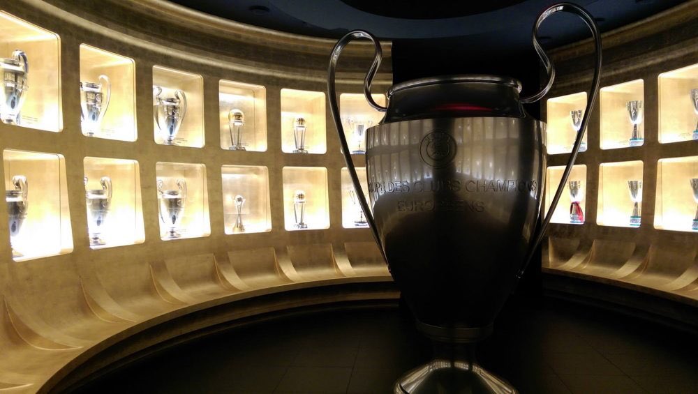 FMCROfficial's tweet photo. #MilanNapoli #UclDraw @sscnapoli @acmilan #ChampionsLeague #Nabule #Storia #ProvolaForEver #ProvolaAiLoveIu #Simmnapolipaisà #JammeJa https://t.co/NF2KsDXJAH