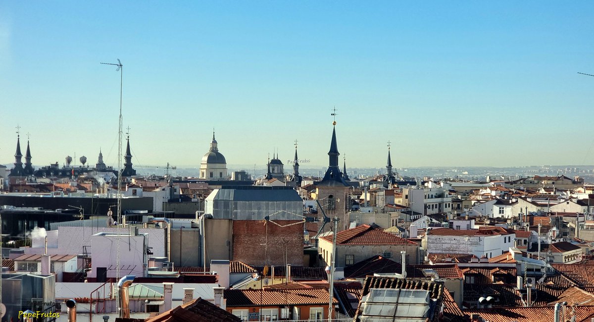 pepefrutosal's tweet photo. Sólo hay que elevarse un poco para que emerja aquel Madrid dieciochesco de villa con cortesanos y corte con villanos. https://t.co/Y9PVOBNCnZ
