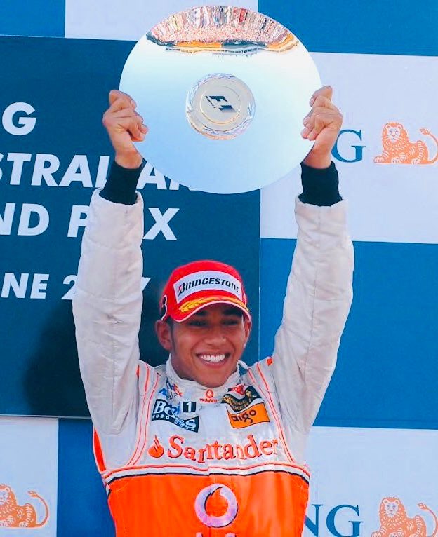 PitCrew_Online's tweet image. Morning Crew, #OnThisDay it all begun with the Brit’s debut! The first of currently 191 podiums for Lewis Hamilton on his debut. Not a bad return since the 2007 Australian Grand Prix? 

#StatAttack 23 drivers have took a podium on their debut in #F1 history.