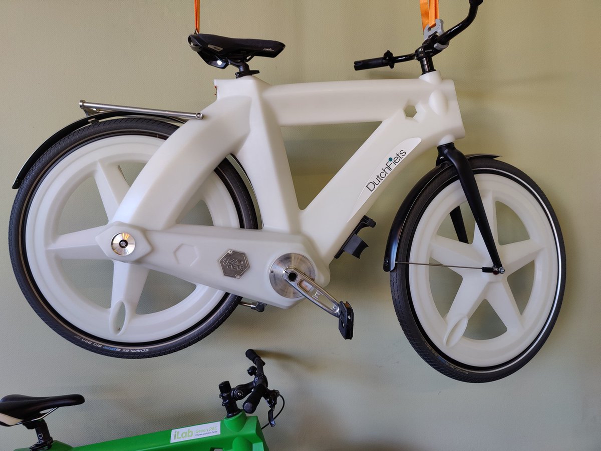 MG_de_Vries's tweet photo. #Dutchfiets. Frame gemaakt van polymeren. https://t.co/OCuzKRJSRl