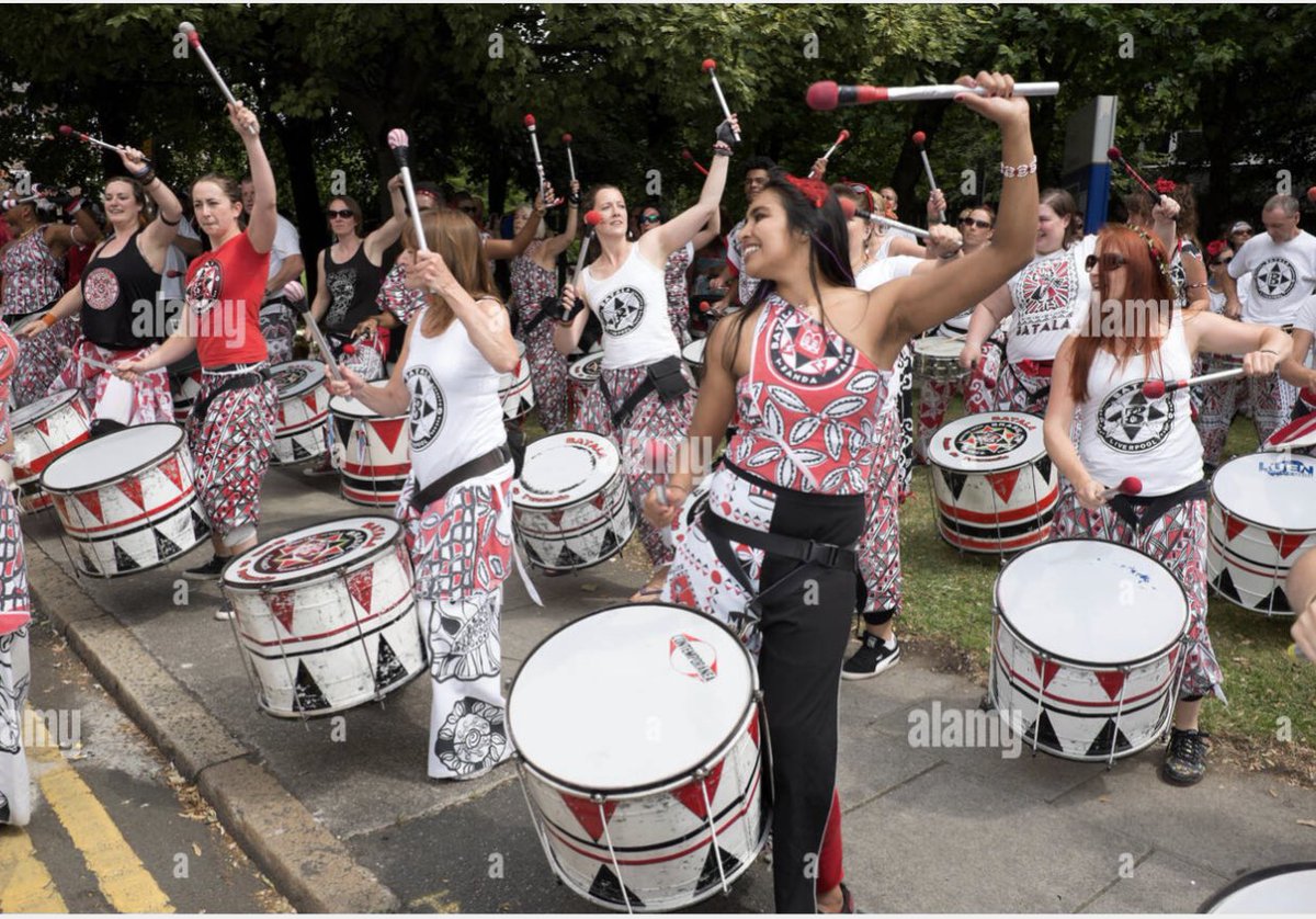 1/2 Travelling to Edinburgh University to spend 3 busy days envisioning how collective group drumming might be applied as a therapeutic agent for adolescents at risk of violence in the home, school, online or communities. Invited and hosted by Catherine Maternowska.