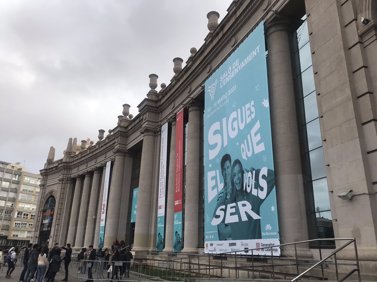 saloensenyament's tweet photo. BON DIA DE DISSABTE 🤩
Ens tornem a veure! Avui, fins a les 20h 😉
#saloensenyament #firabarcelona @Fira_Barcelona https://t.co/MhPejYizAg