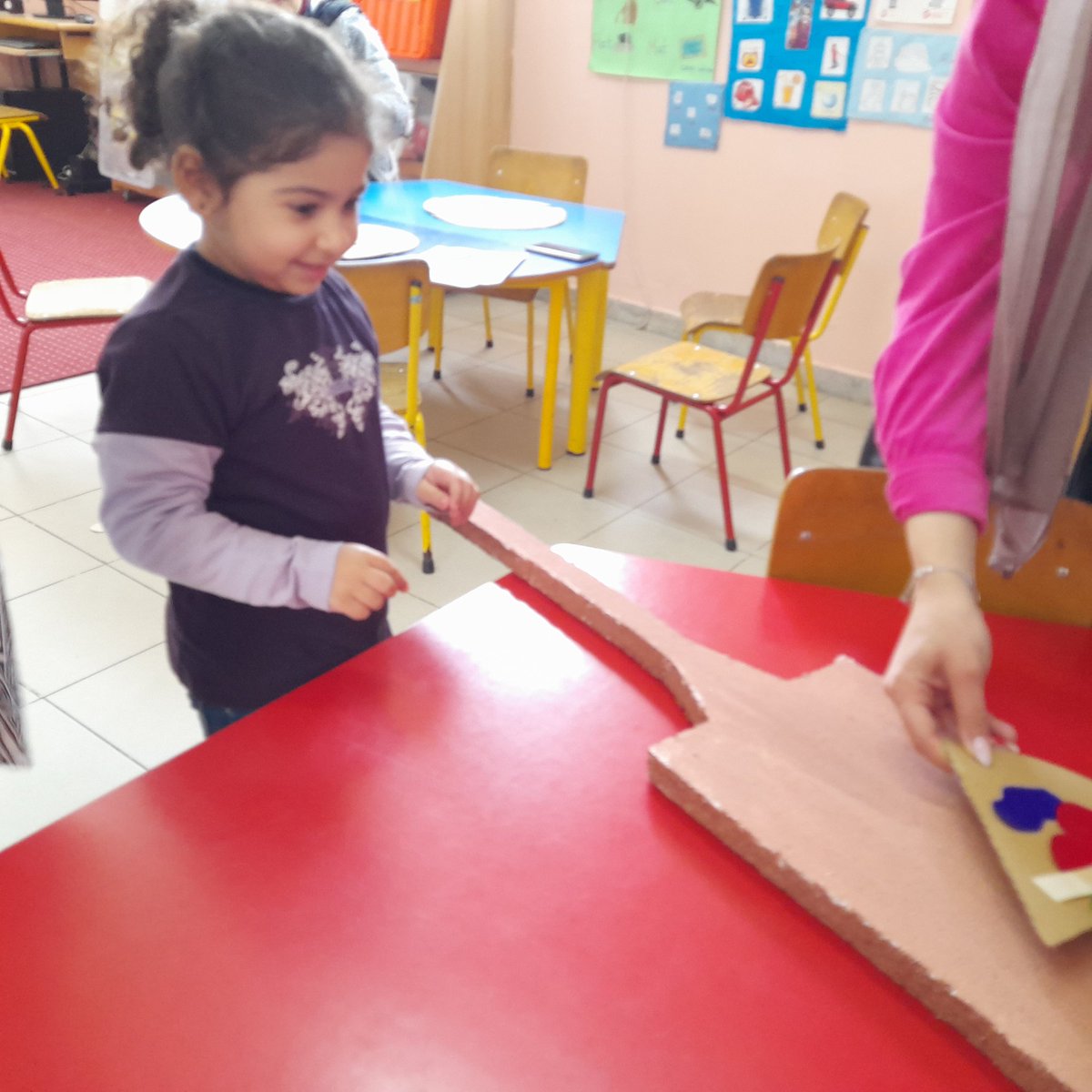 يحدث الآن 😍😍 إجراء مقابلات في جو من البهجة والفرحة للمتعلمين الجدد🥰🥰
#قسم_رياض_الأطفال 
<a href="/makdawhaschool/">Makassed Dawha School</a>