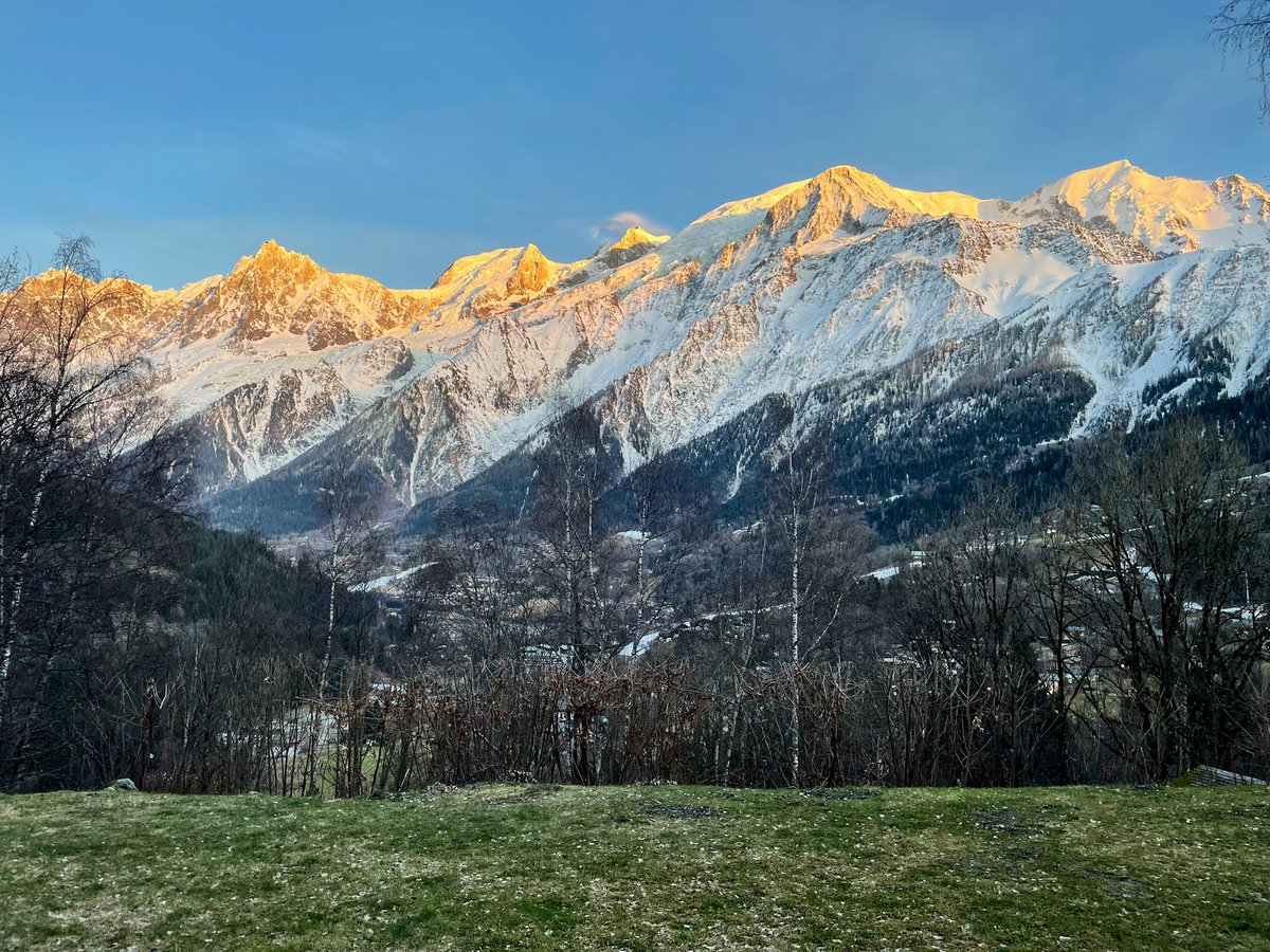 NenLuke's tweet image. Look at the sunrise, do math, fall, smile, fall again and breath at the twilight…what a week! #optimaltransport