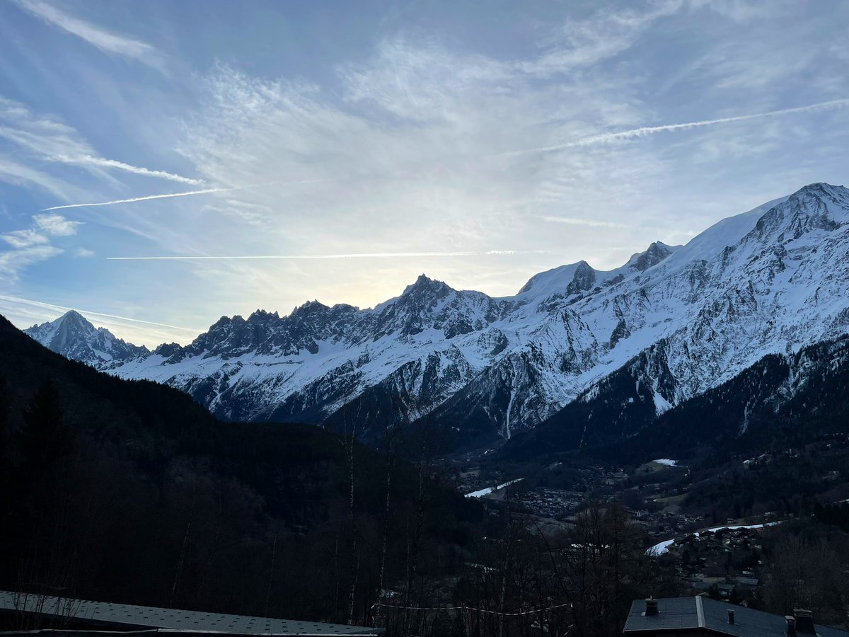 NenLuke's tweet image. Look at the sunrise, do math, fall, smile, fall again and breath at the twilight…what a week! #optimaltransport