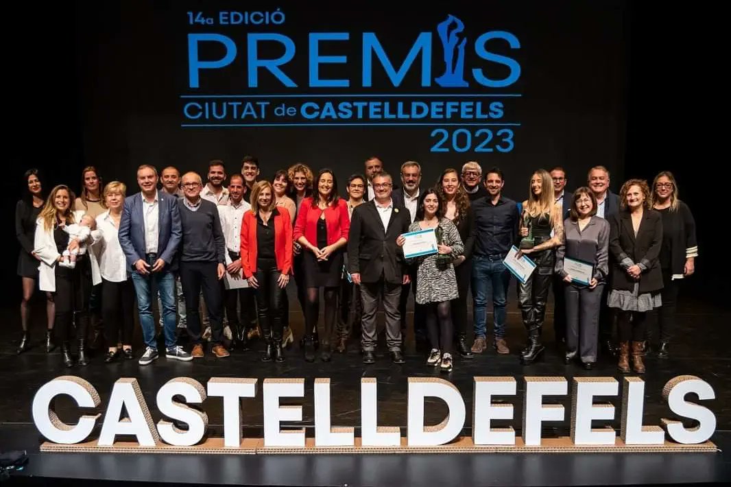 claraquirante's tweet photo. Ahir celebràvem els Premis Ciutat Castelldefels i quin orgull de nominats i premiats, tenim una sort infinita de comptar amb gent tant valuosa al nostre costat, enhorabona a tots i totes i també a l'organització de l'esdeveniment ♥️😍
#PremisCDF2023 #Castelldefels https://t.co/sqMCzAPmVL