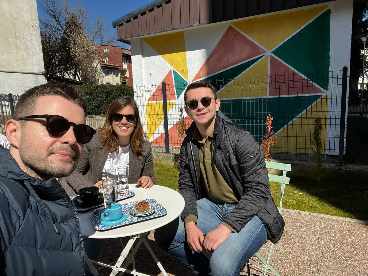 Sunny coffee with an old friend and Mayor of Aerodrom 😎 🇲🇰