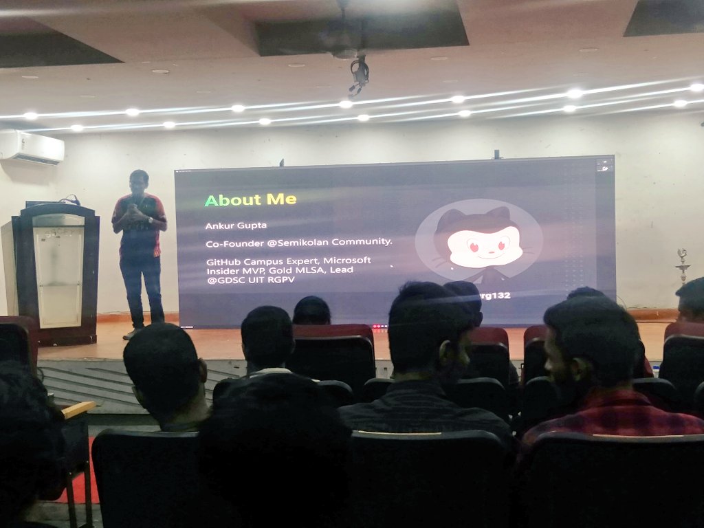 krishchopra22's tweet image. Here are some of the glimpse of amazing speaker sessions at #DurgFOSS